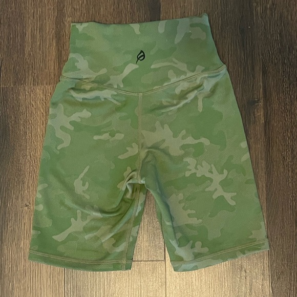 Ptula Camo Shorts - Picture 2 of 3
